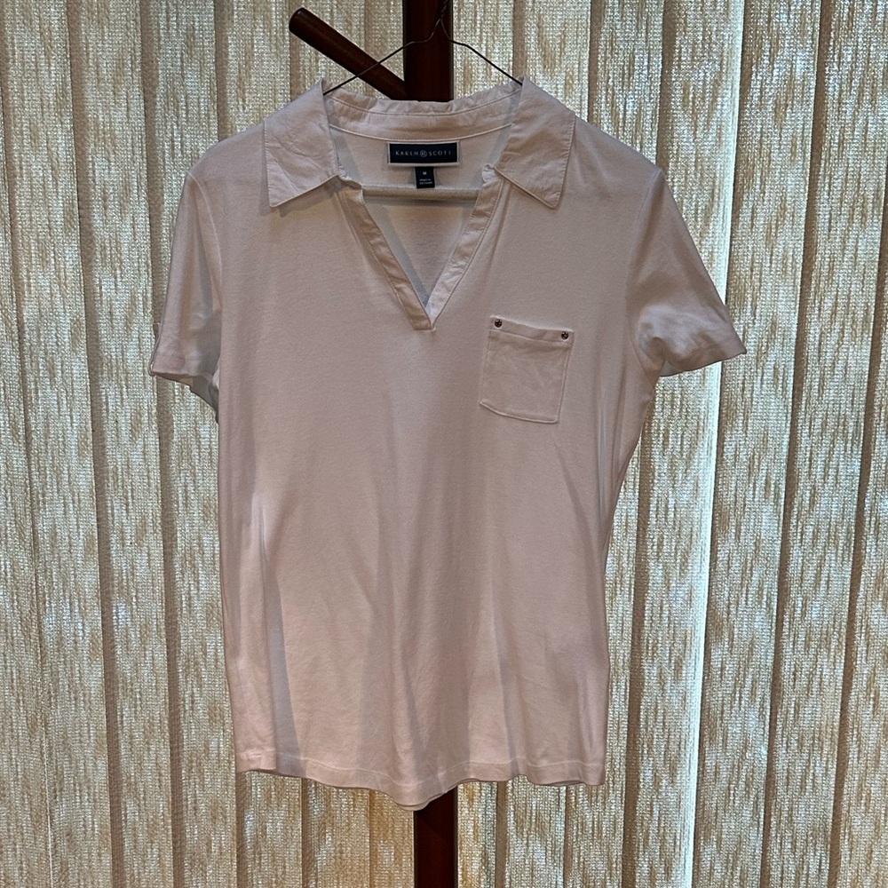 Karen Scott short sleeve V-neck with collar Top